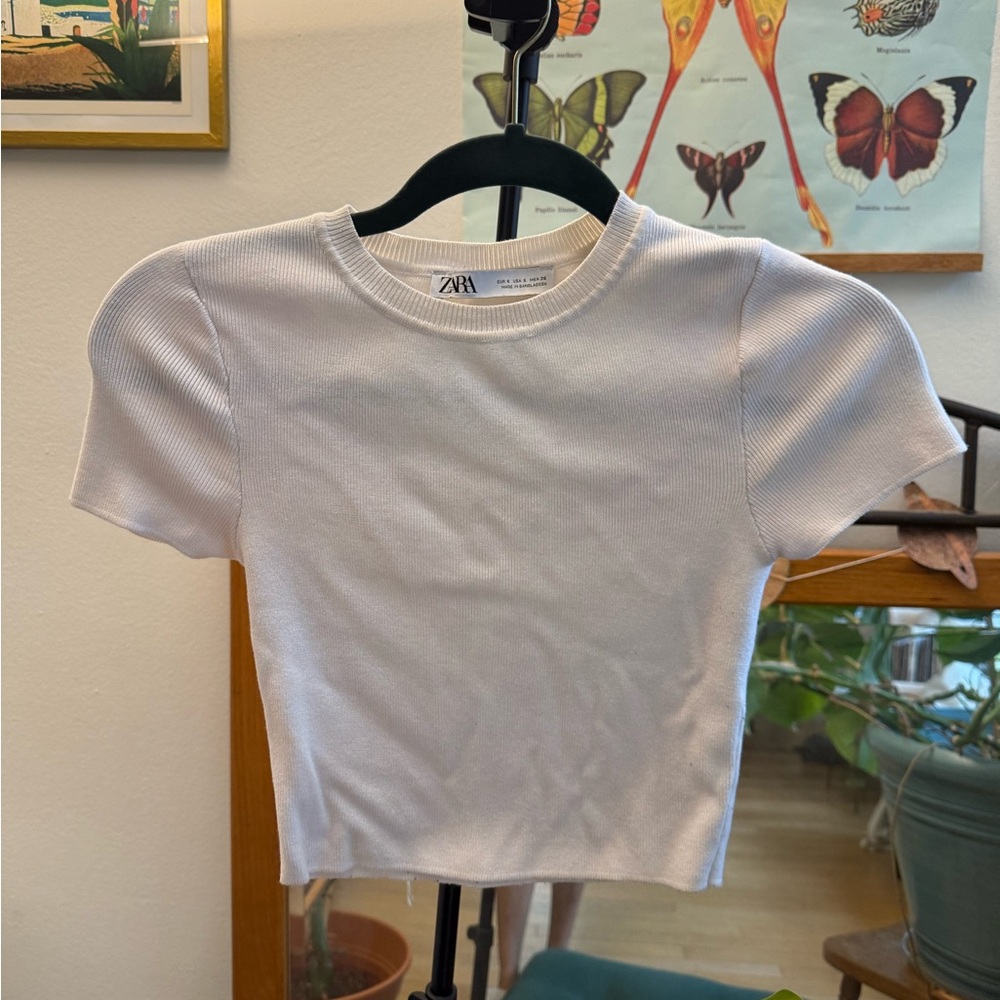 Zara Women’s White Cropped T-Shirt